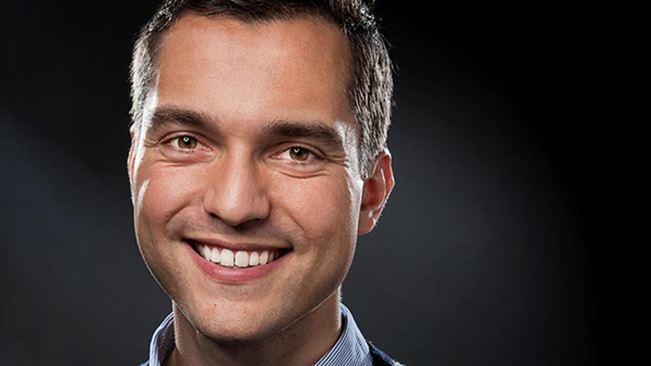 Entrevista A Nathan Blecharzyk, Uno De Los Fundadores De Airbnb, Una Web Que Permite Buscar Alojamiento En Casas De Particulares U Ofrecer Una Habitación De Tu Casa A Personas Que Visiten Tu Ciudad. Explica Algunos De Los Secretos De Su éxito.
